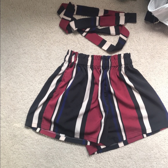 Brandy Melville Pants - paper bag shorts